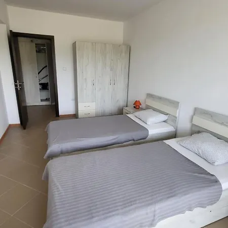 Na Zielonych Wzgorzach דירה *