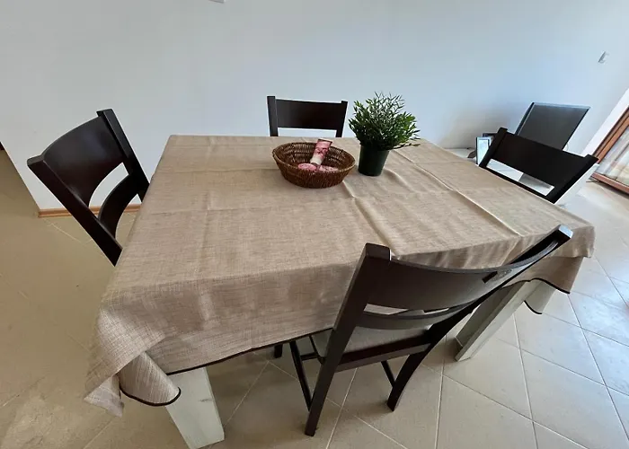 Na Zielonych Wzgorzach Слънчев бряг