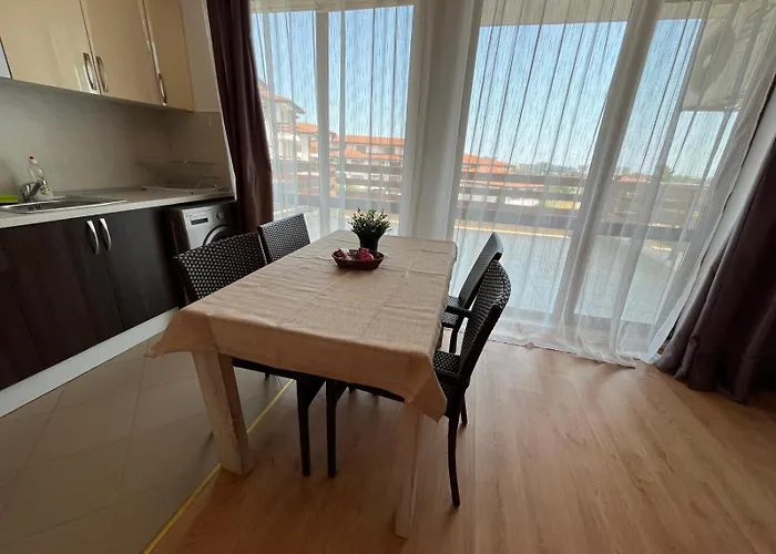 Na Zielonych Wzgorzach * Слънчев бряг